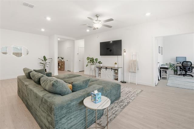 Foto del edificio - 7029 Black Ash Ln