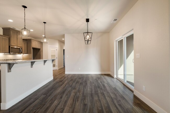 Building Photo - Discover your dream rental just minutes off the Skyway in beautiful Paradise