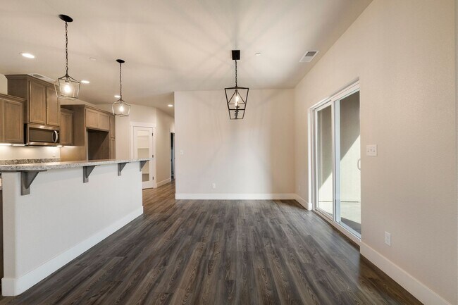 Foto del edificio - Discover your dream rental just minutes off the Skyway in beautiful Paradise