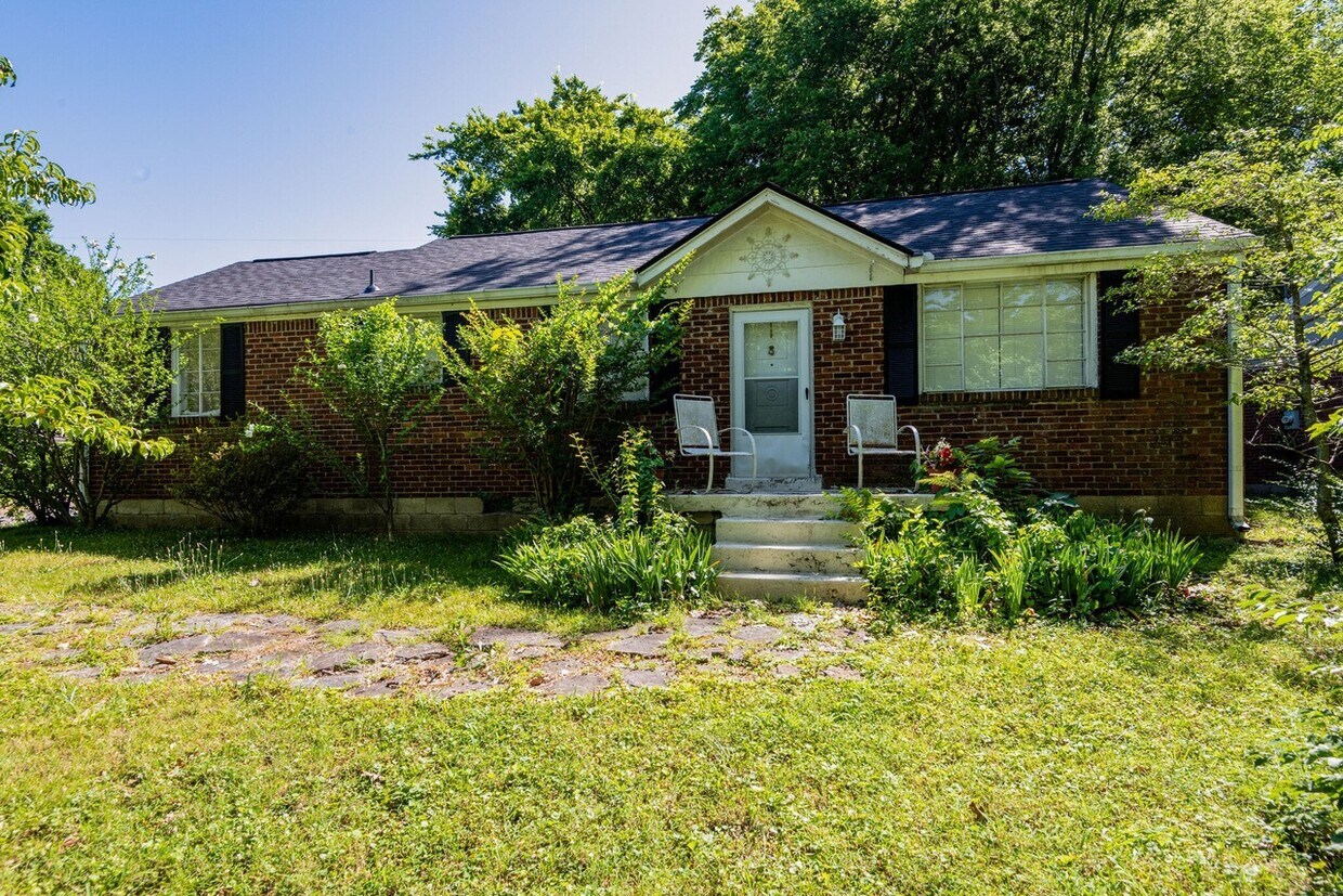 Primary Photo - 1302 Saturn Dr