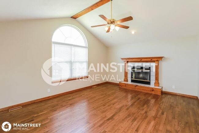 Building Photo - 707 E 15th St, Kearney, MO 64060