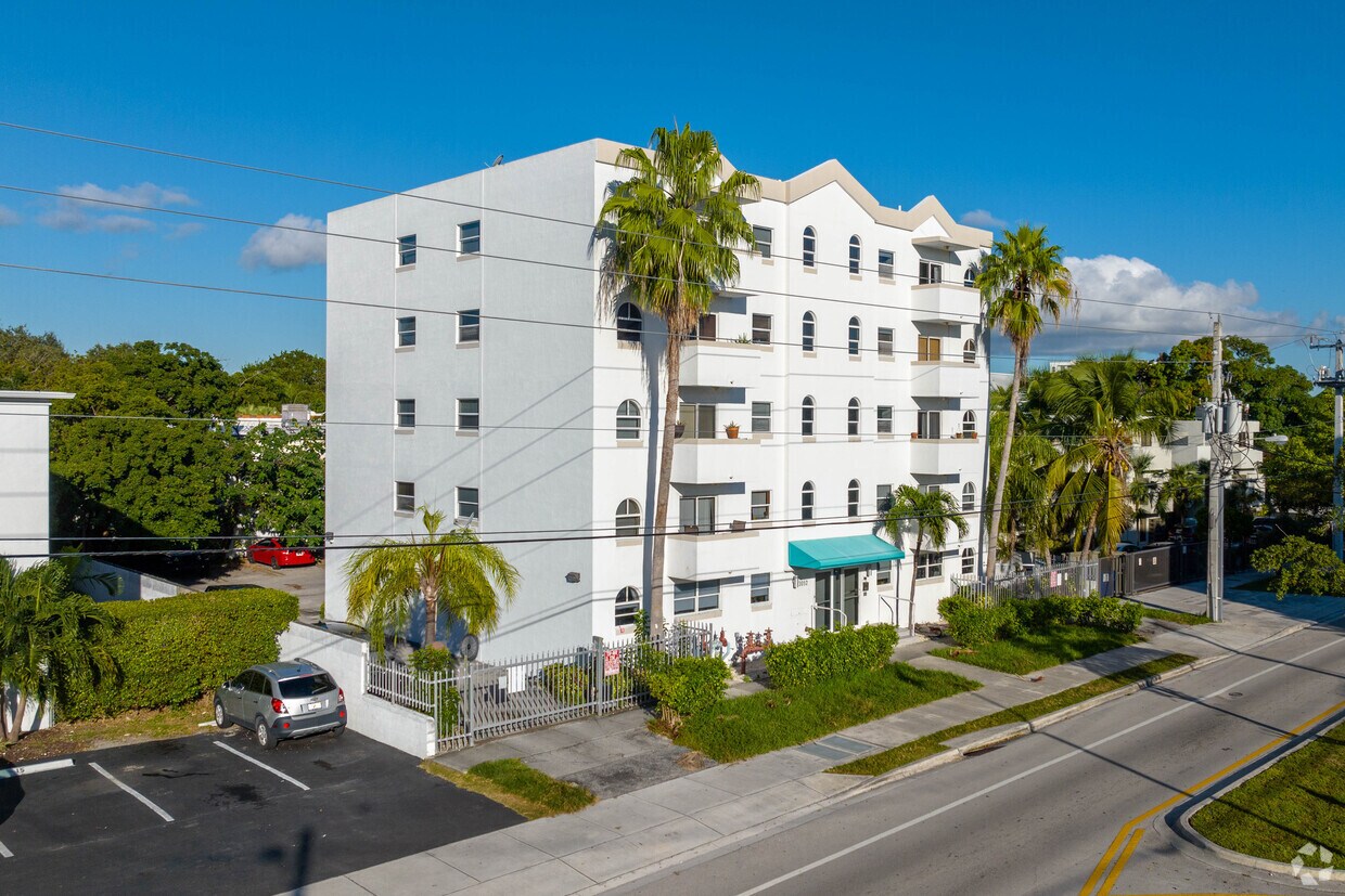 Exterior of Building - 3052 SW 27th Ave