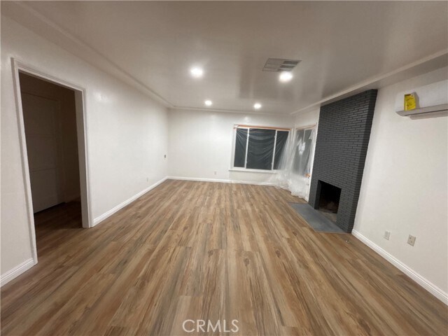 Building Photo - 656 W 33rd St