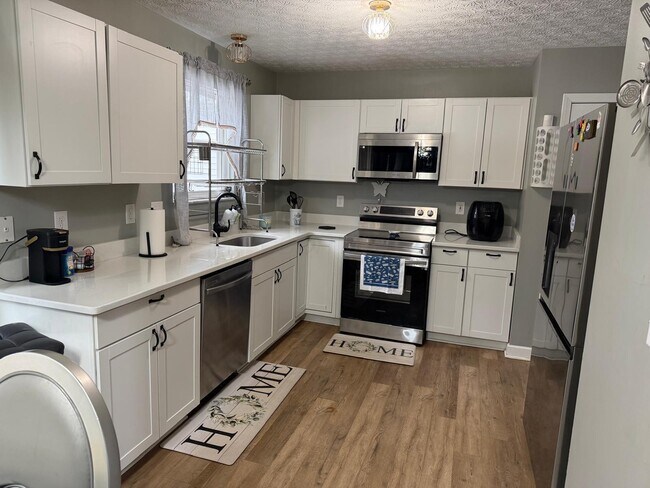 Foto del edificio - 8305 Crete Ln