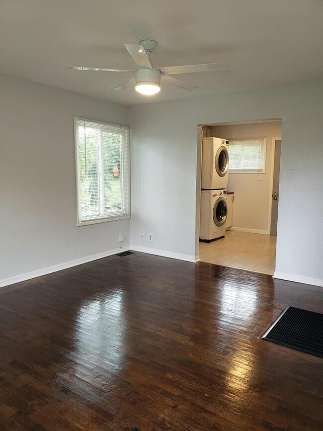 Foto del edificio - 1507 W 22nd Terrace