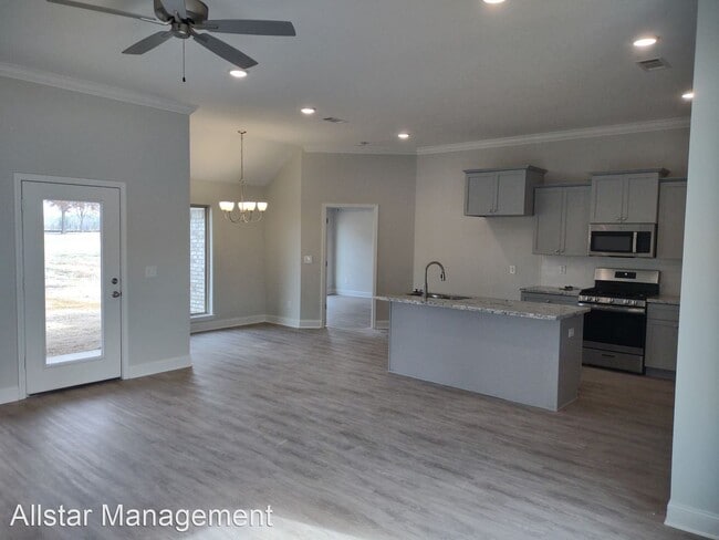 Building Photo - 4 br, 3 bath House - 628 Westfield Drive