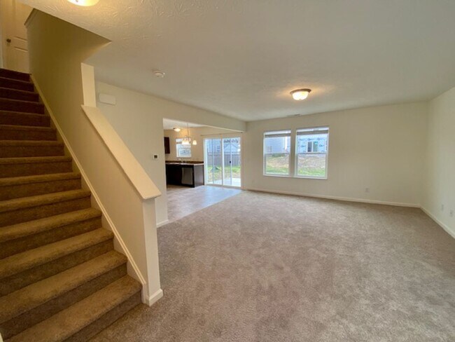Foto del edificio - Newly constructed 4 bedroom, 2.5 bathroom ...