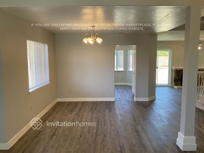 Building Photo - 1731 La Manzana Ln