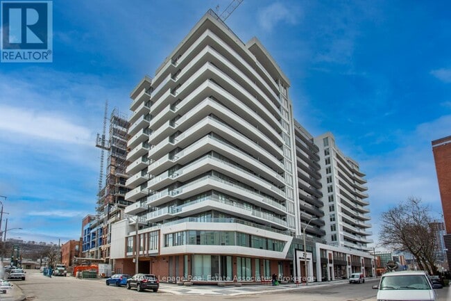 Building Photo - 212-212 King William St