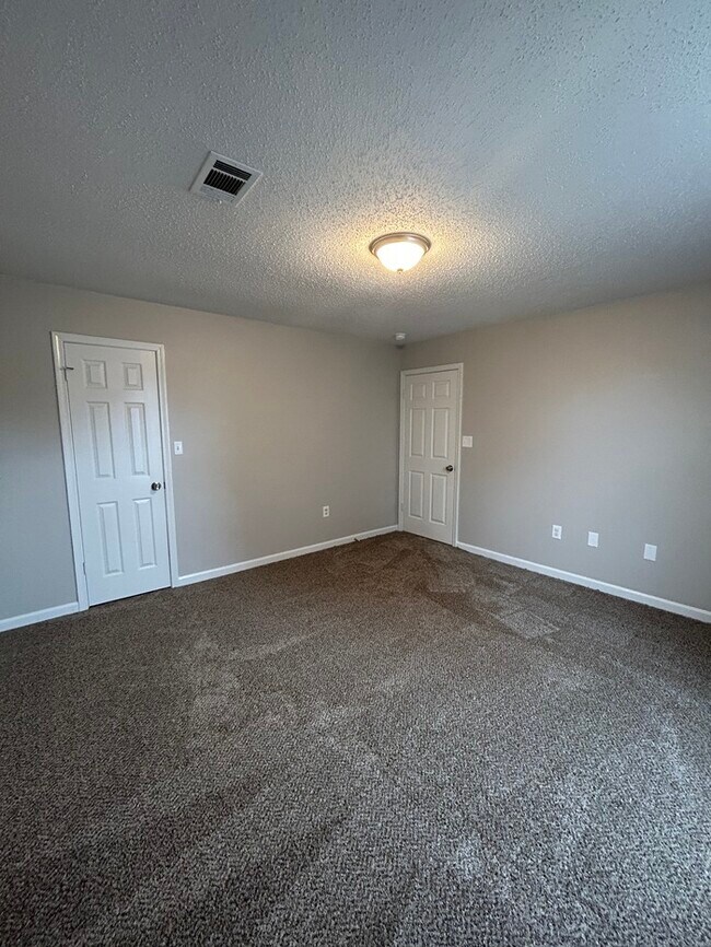Building Photo - 408 Chesapeake Dr