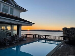 Building Photo - 336 Mariposa Dr