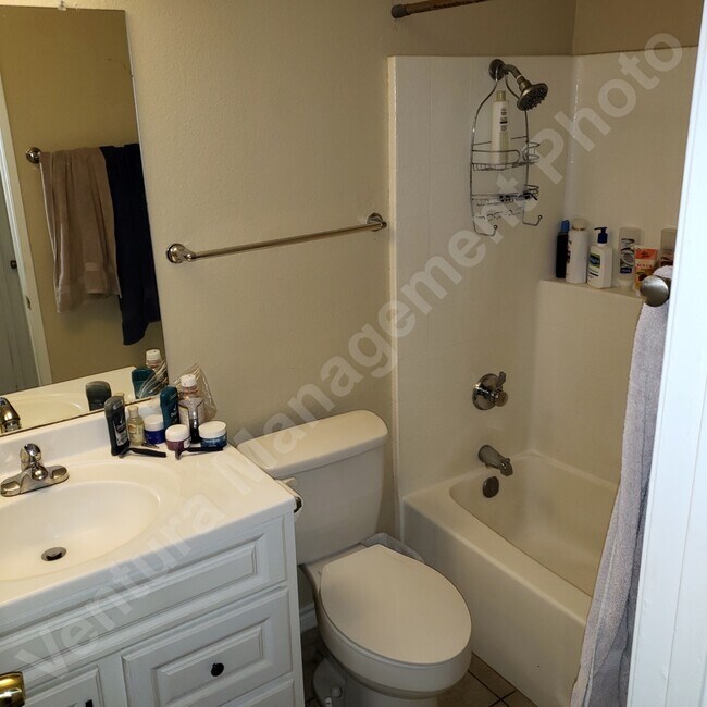 Foto del edificio - 6802 Chapman Pl