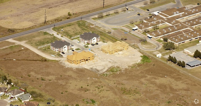 Foto aérea - Red Oak Apartments Phase II