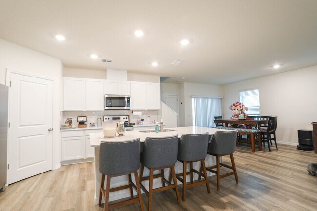 Foto del edificio - 5242 Scrub Mint Ln