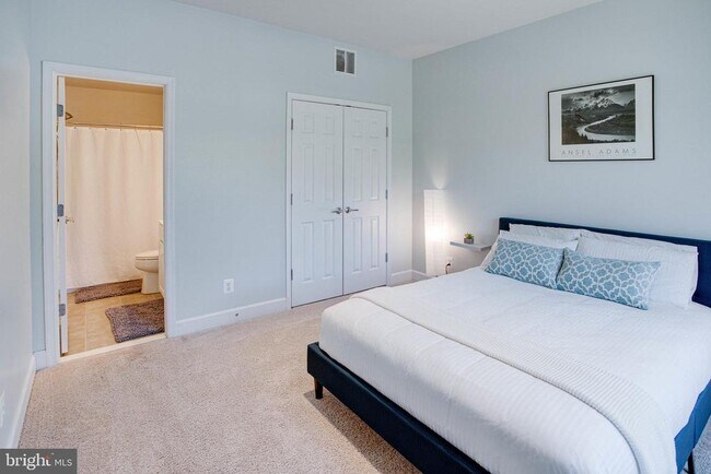 Foto del edificio - 14633 Weeburn Way
