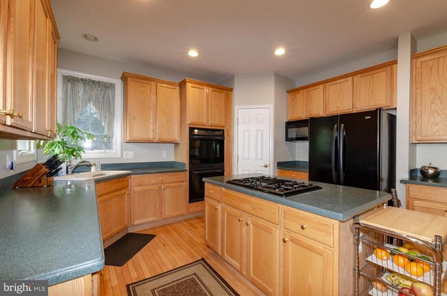 Building Photo - 9265 Lee Masey Dr