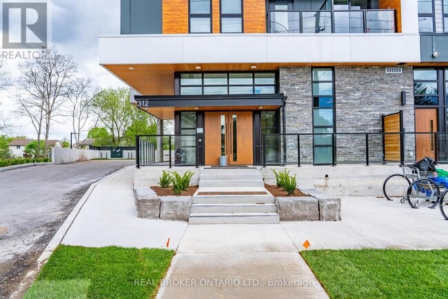 Building Photo - 312 Erb St. W