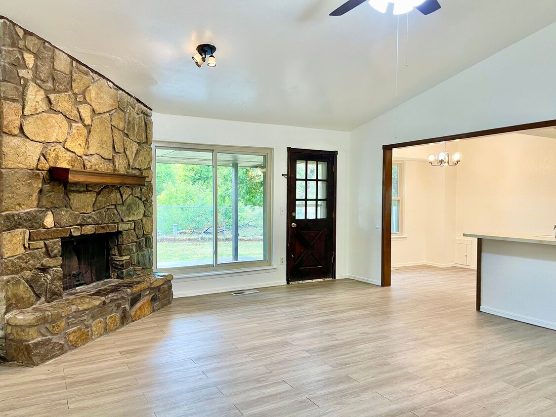 Foto principal - Welcome to your new home in Midwest City, OK!