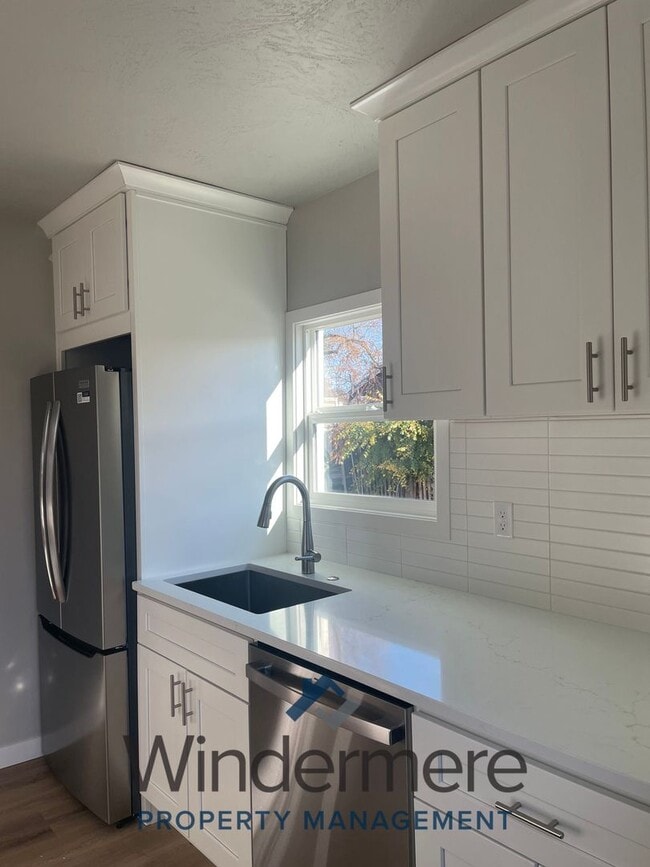 Building Photo - McAul212