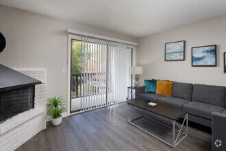 Interior Photo - Ovation @3500