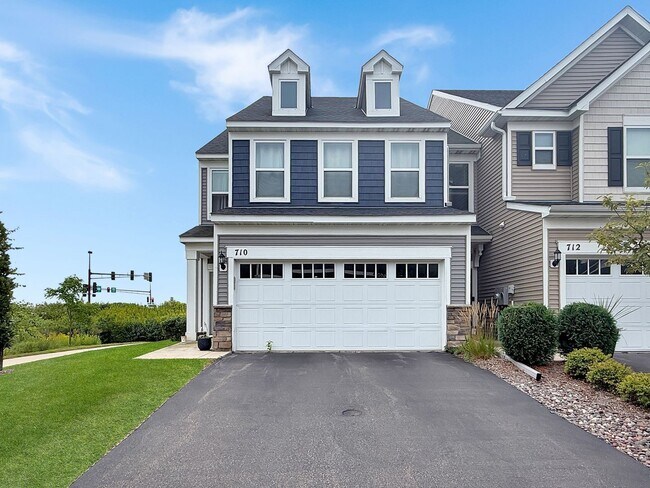 Foto del edificio - 710 Wildflower Ln