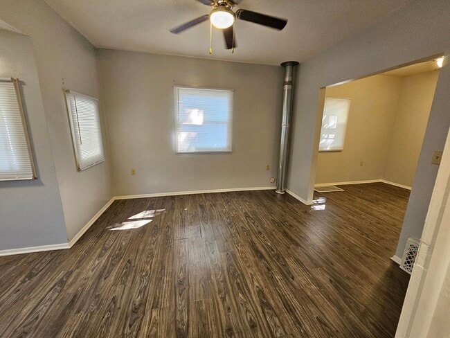 Foto del edificio - 3 Bed, 2 Bath, Elkhart