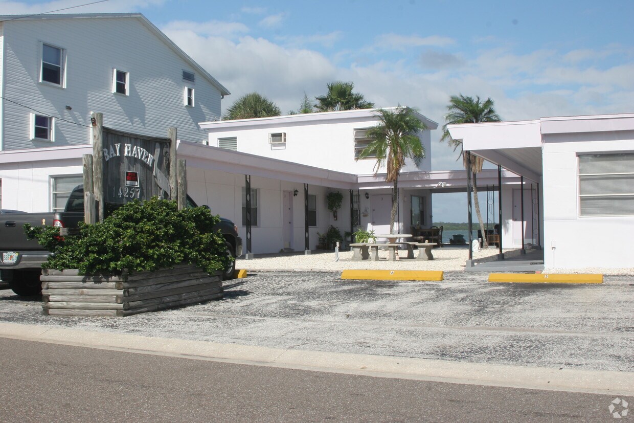 Foto principal - Bay Haven Apartments