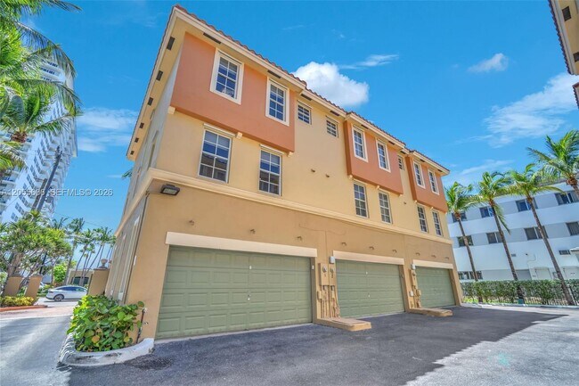 Foto del edificio - 2065 S Ocean Dr