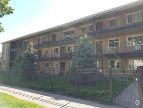 Building Photo - 7208 N Ashland Blvd
