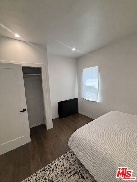 Foto del edificio - 5337 Deane Ave