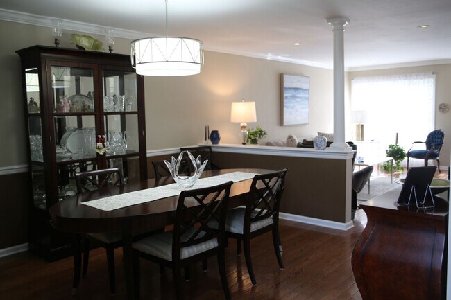 Foto del edificio - 18 Rosewood Ct