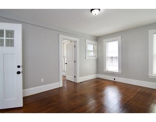 Building Photo - 56 Mulberry St