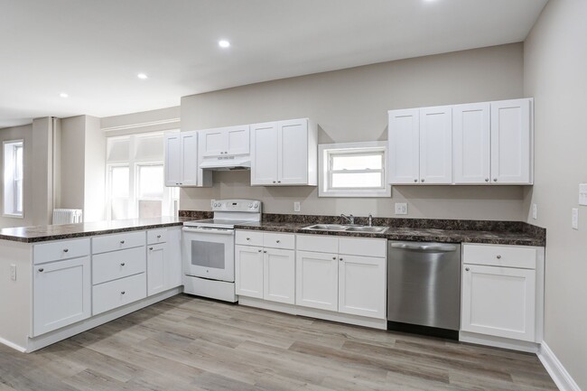 Building Photo - 3 Bedroom 1.5 Bath in Lemoyne