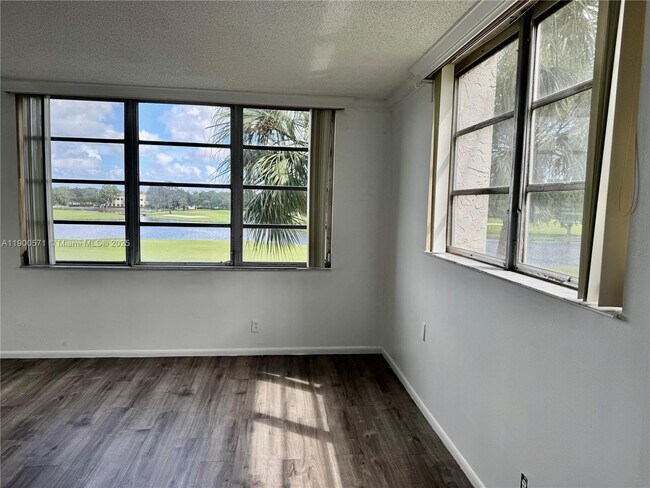 Building Photo - 3100 W Rolling Hills Cir