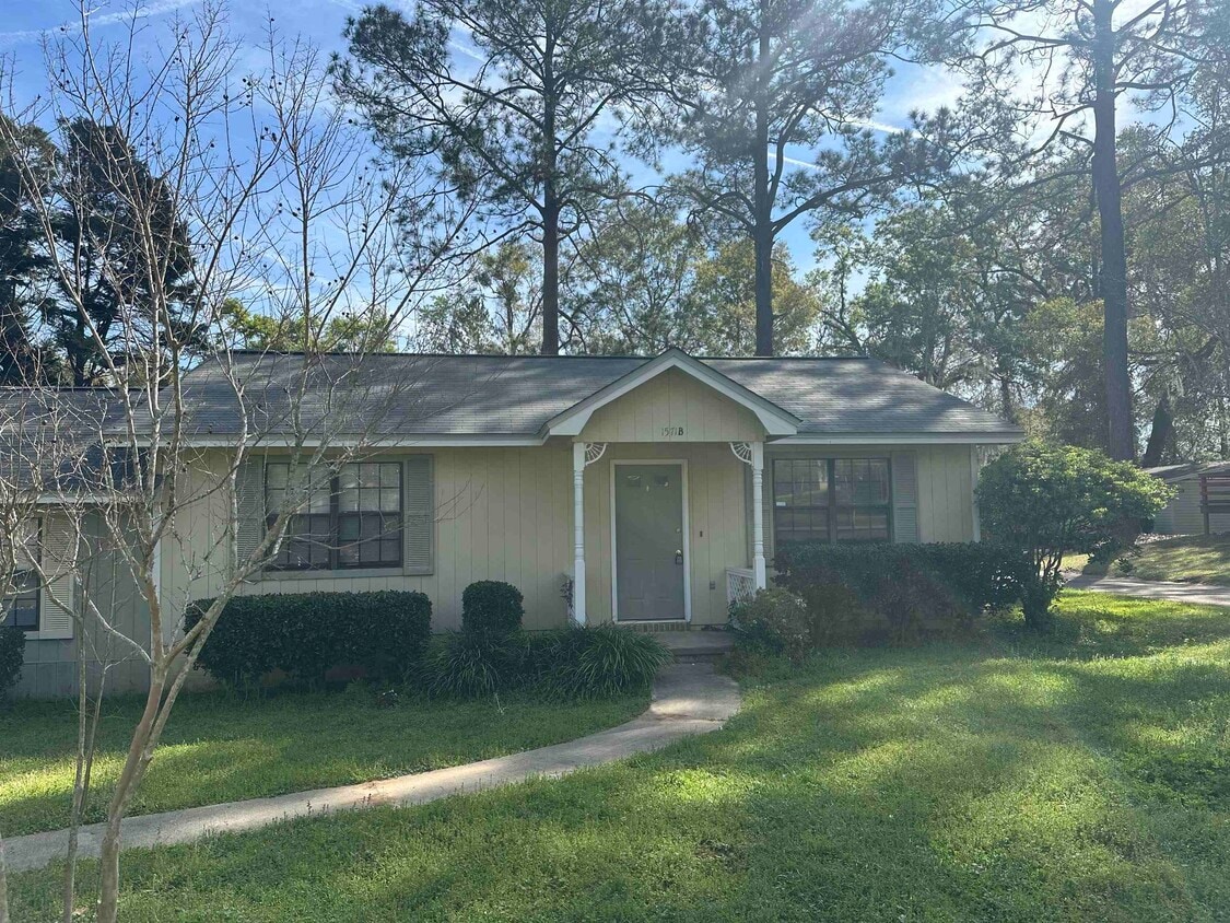 Primary Photo - 1571 Coombs Dr