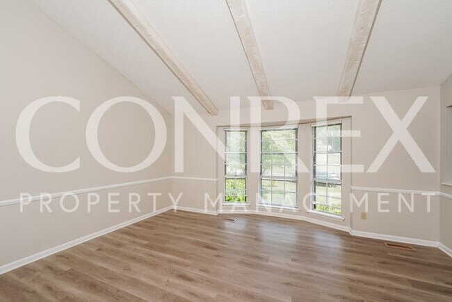Building Photo - Upgraded 4 Bedroom!