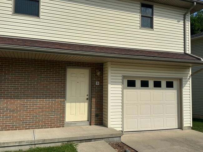 Building Photo - 13 Knobby Dr