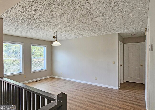 Building Photo - 5530 Deerfield Pl