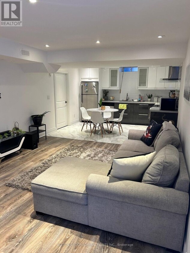 Photo principale - 306 Chatfield Drive