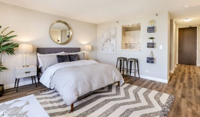 Building Photo - Studio, 1 bath Apartment - 1746 N Wells St