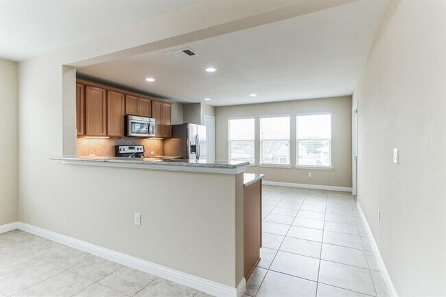 Building Photo - 303 Kings Creek Rd