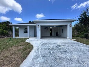 Building Photo - 128 Blue Rd