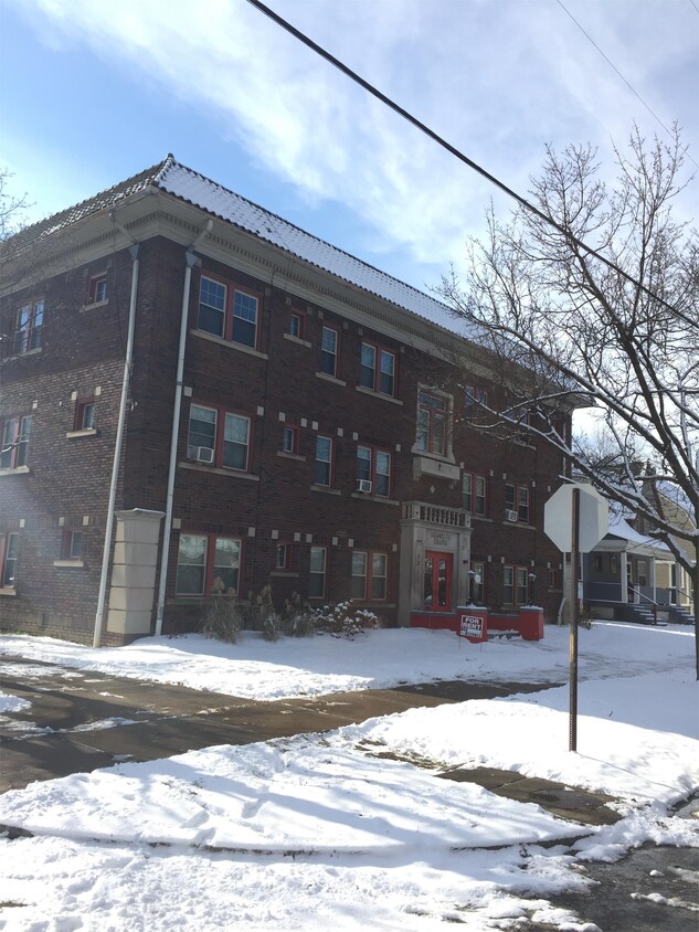 Building Photo - 3311 Archwood Ave