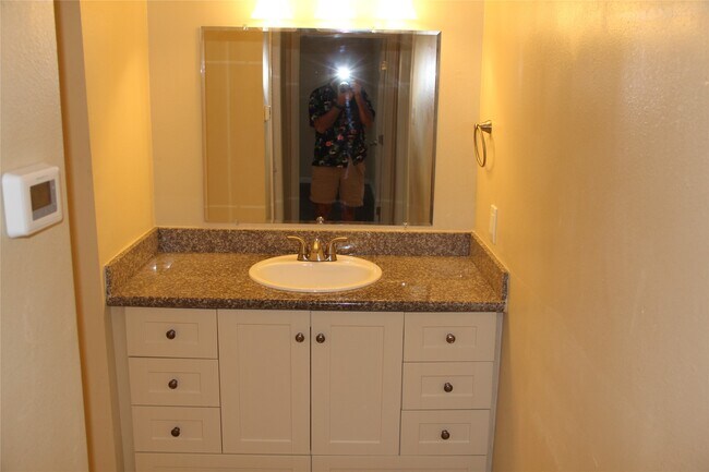 Foto del edificio - 10110 Westview Dr