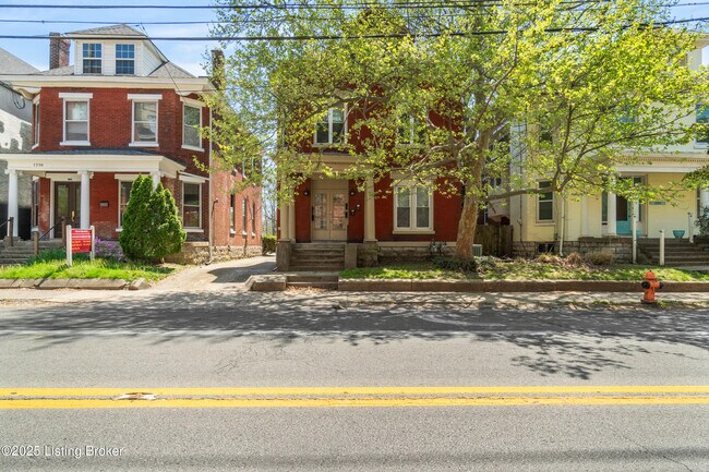 Foto del edificio - 1236 E Broadway