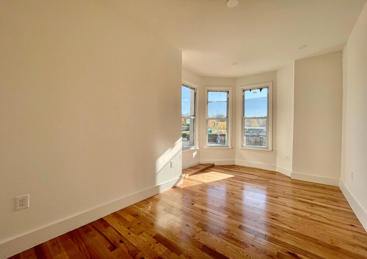 Primary Photo - 936 4th Ave