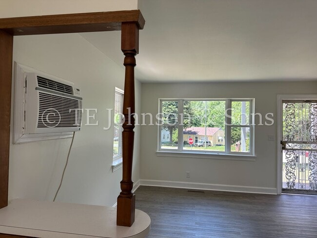Building Photo - Charming 2-Bedroom Corner Lot Home with Ne...