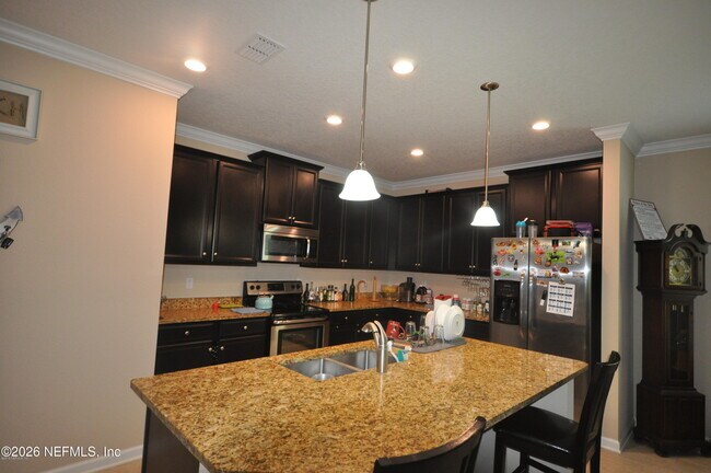 Foto del edificio - 16120 Blossom Lake Dr