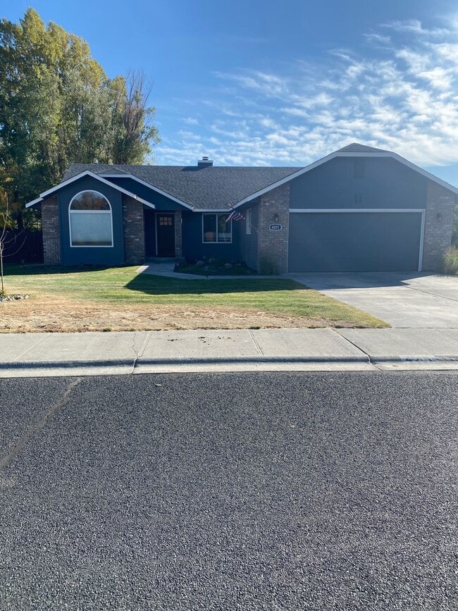 Building Photo - Pet Friendly, Beautiful Home in The Cove W...