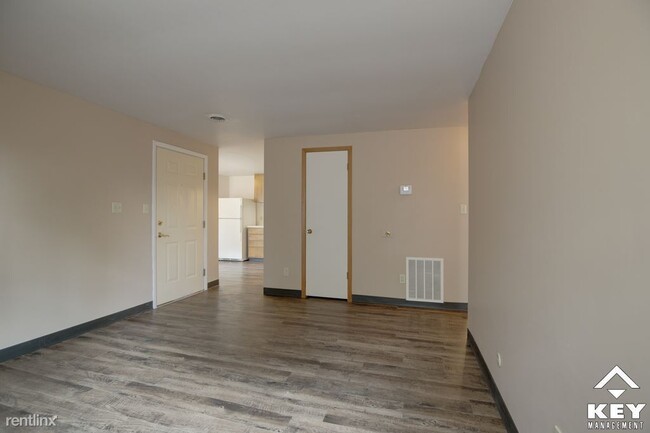 Building Photo - 2 br, 1 bath Townhome - 3304 Jeffrey St Un...
